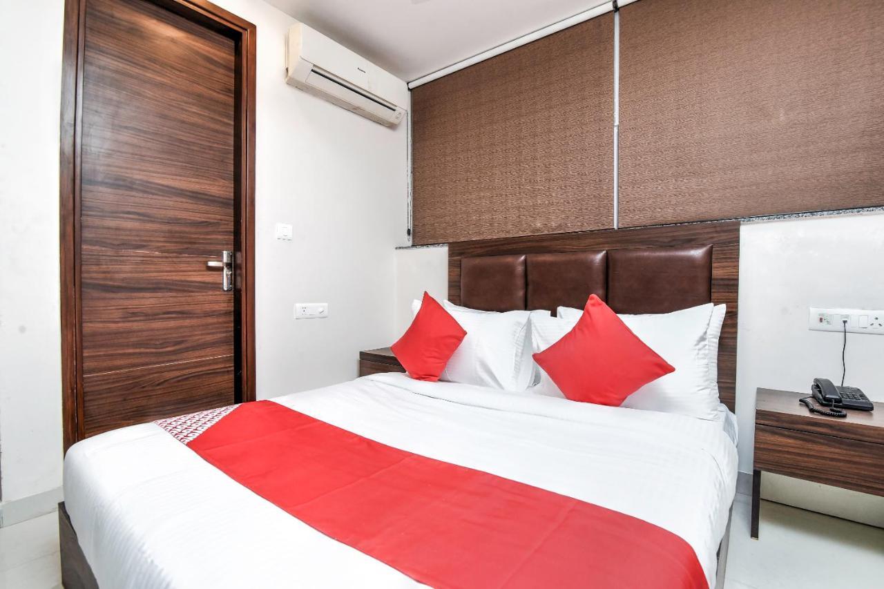 Oyo 80678 Shreenath Residency Yeni Delhi Dış mekan fotoğraf